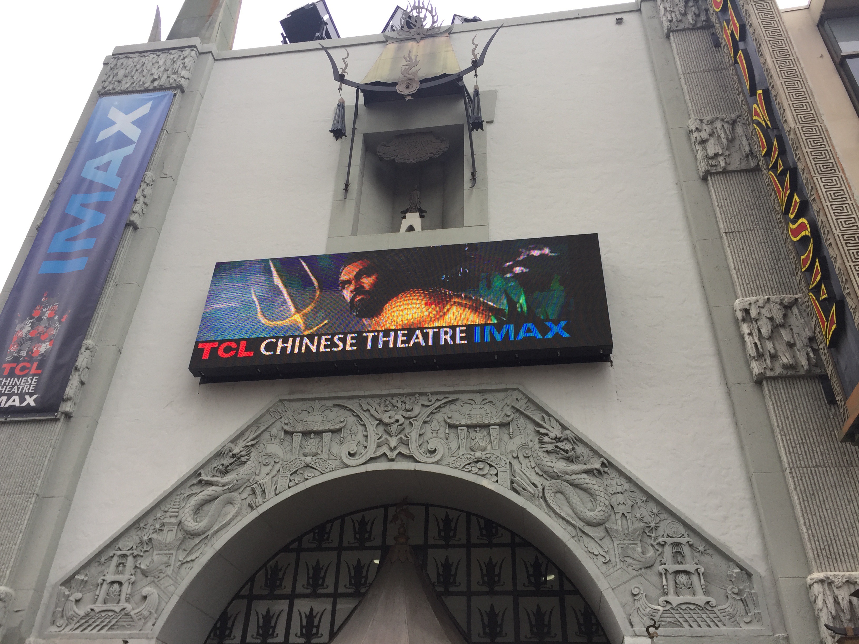 aquaman-premiere-sideshow-1 photo